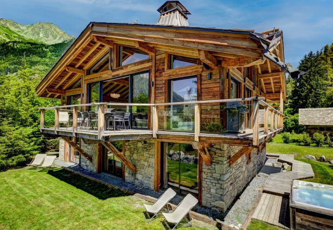 Chalet in Chamonix-Mont-Blanc - Black Stone
